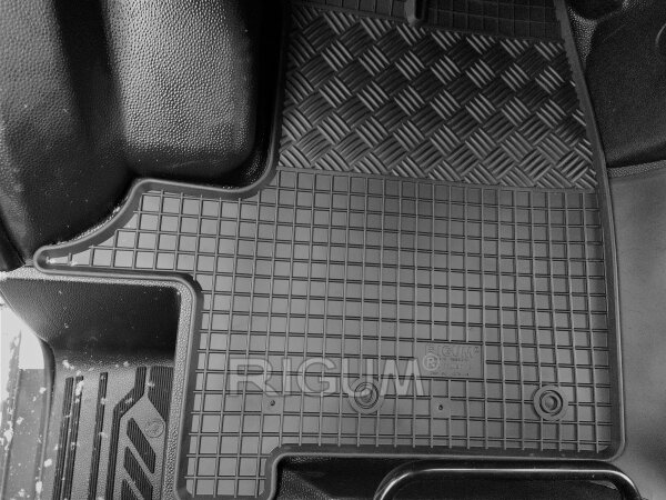 Gummimatten für FORD Transit ab 2015 / ab 2020 - 3 Sitze - 3-teiliges Set