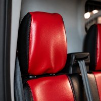 Autositzbezüge passend für Ford Transit VII / VIII ab 2014 / Facelift ab 2020 – Kunstleder MA RED – roter Mittelteil