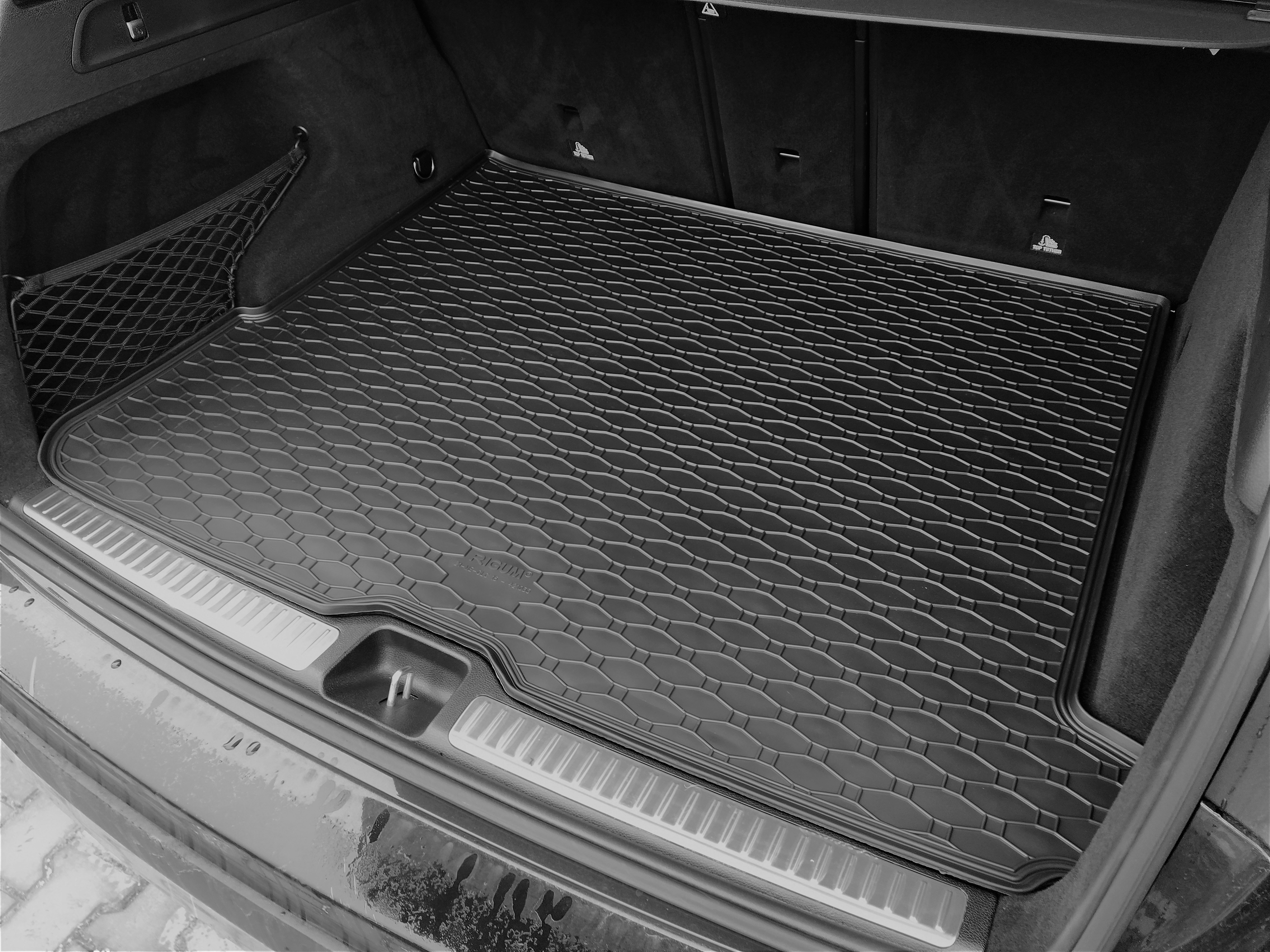 Kofferraumwanne RIGUM geeignet für Mercedes GLC ab 2015 (X253) - Angepasst | Automatten